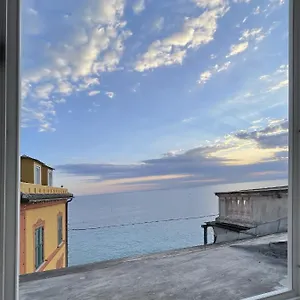 via-garibaldi-75-attic-sea-view.hotelitalianriviera.com/