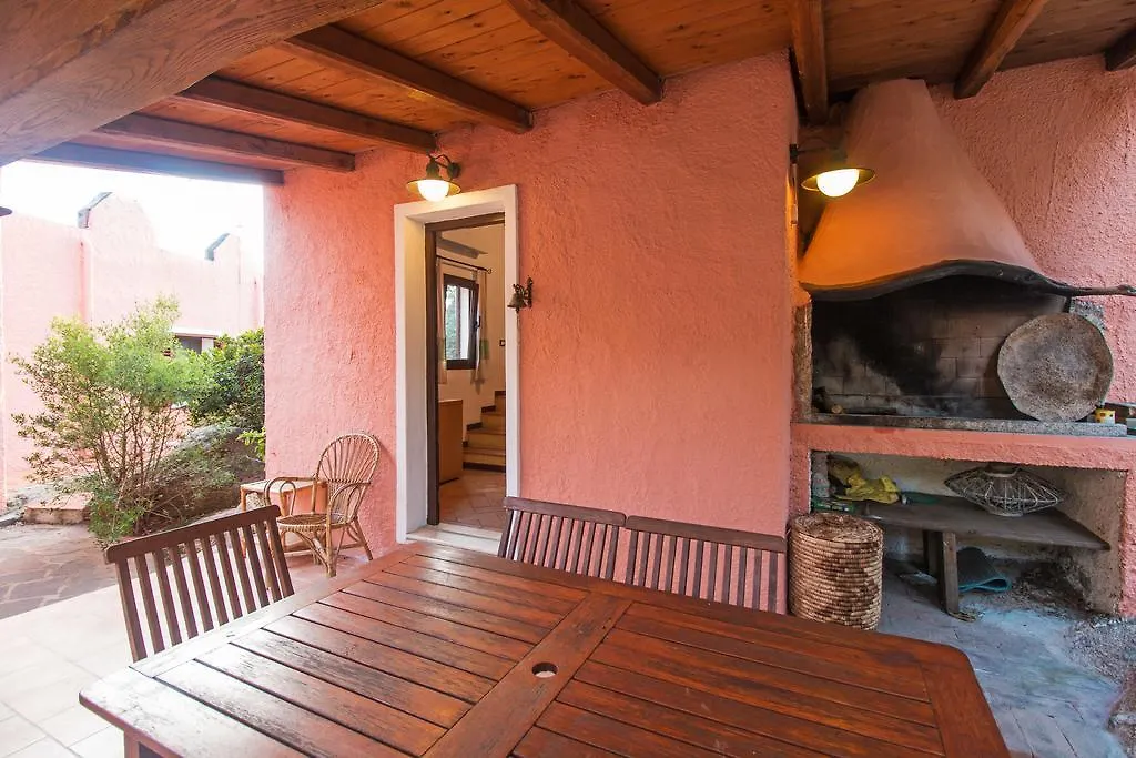 Casa vacanze San Pantaleo Villa 0*,  Italia